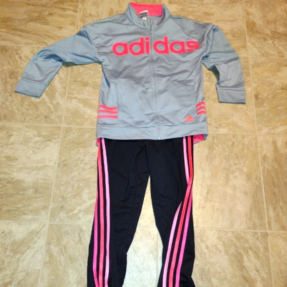 Adidas girls track suit, med (10/12)